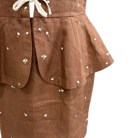 Fanm Mon Helaina Floral Embroidered Bow Front Sweetheart
Neck Peplum Mini Dress - Picture 5 of 16